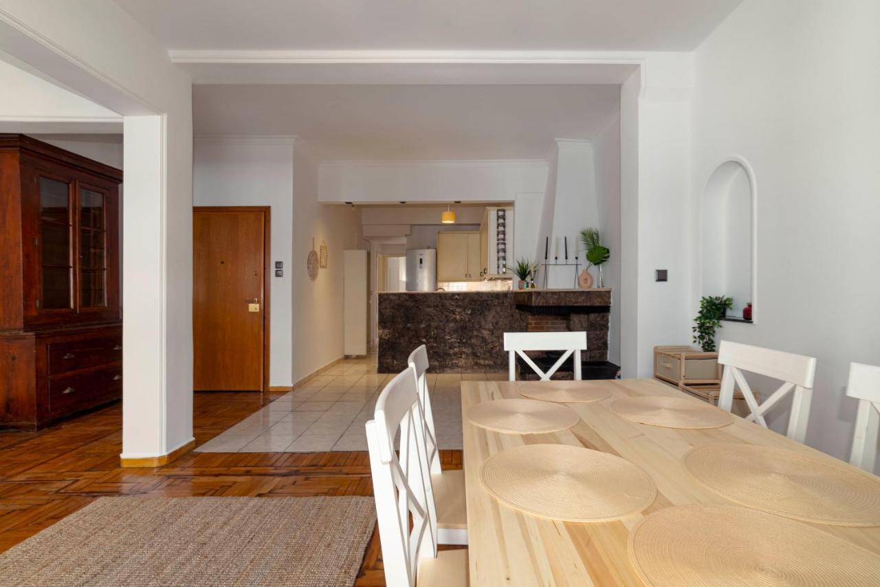 Spacious 2Bd Apartment Next To Athens Archeological Museum Exterior photo