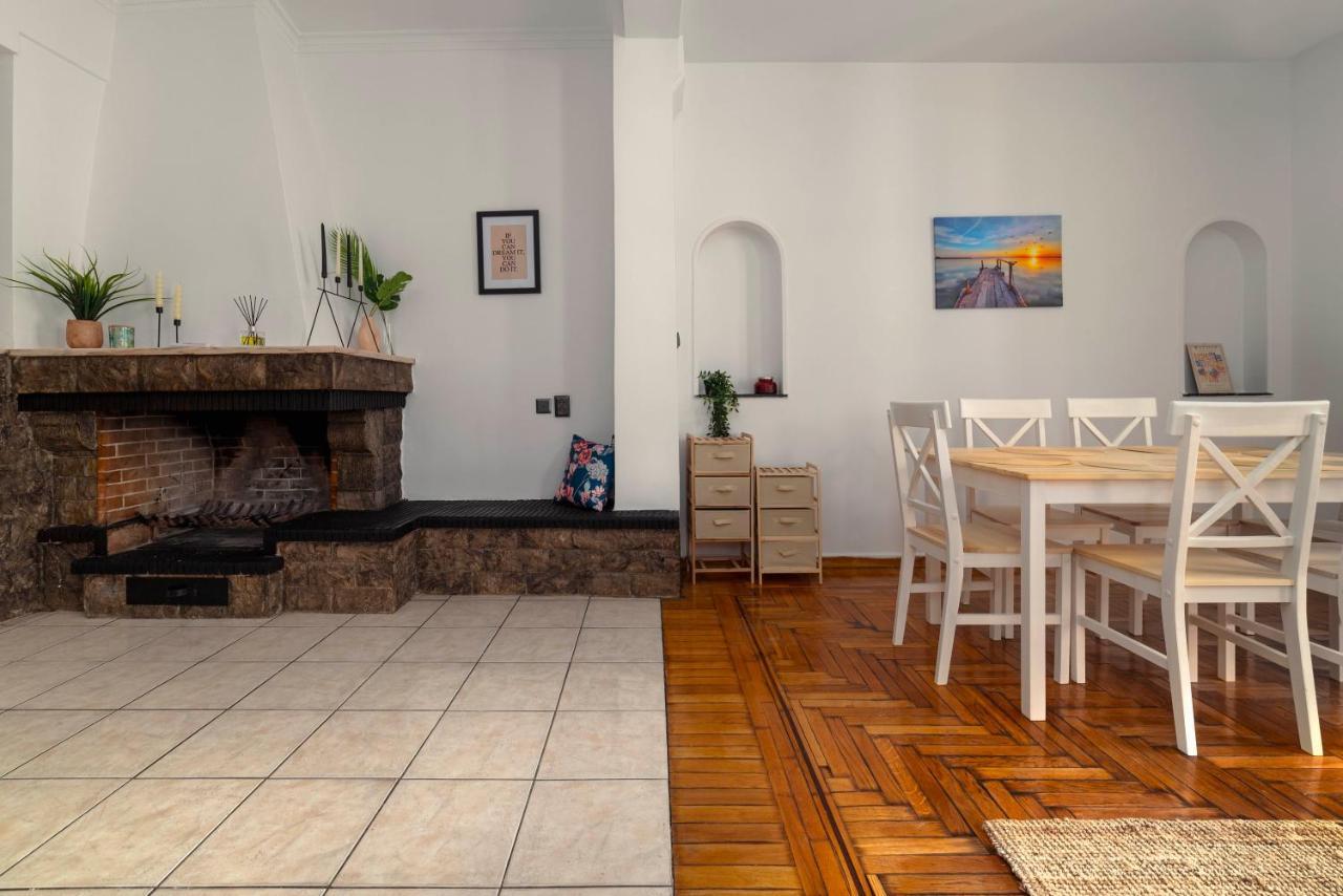 Spacious 2Bd Apartment Next To Athens Archeological Museum Exterior photo